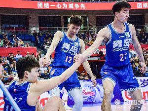 万博体育-昂首离开！媒体人：青岛虽憾失 “黑八奇迹” 却在磨砺中收获成长