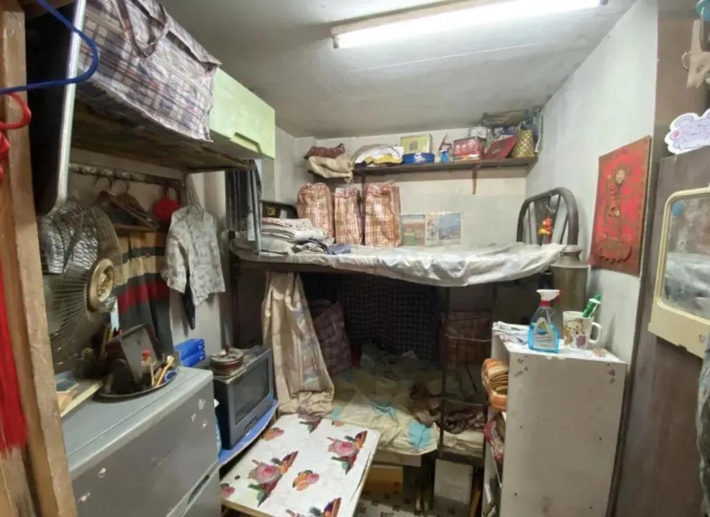 ManBetX-香港一菲佣的海景房火了，不足4㎡，竟有独立厕所，那叫一个高级