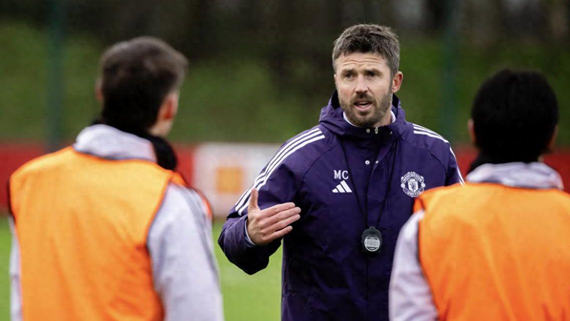 卡里克上任即“松绑”:废除两位前任的铁律,曼联更衣室焕然一新